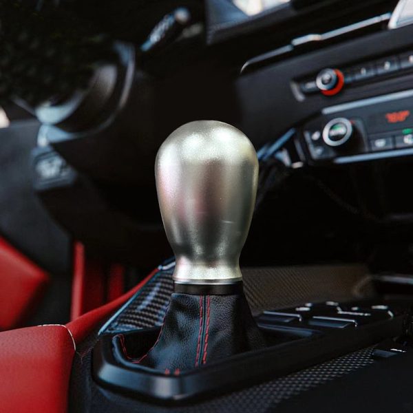 Teardrop-shaped shift knob