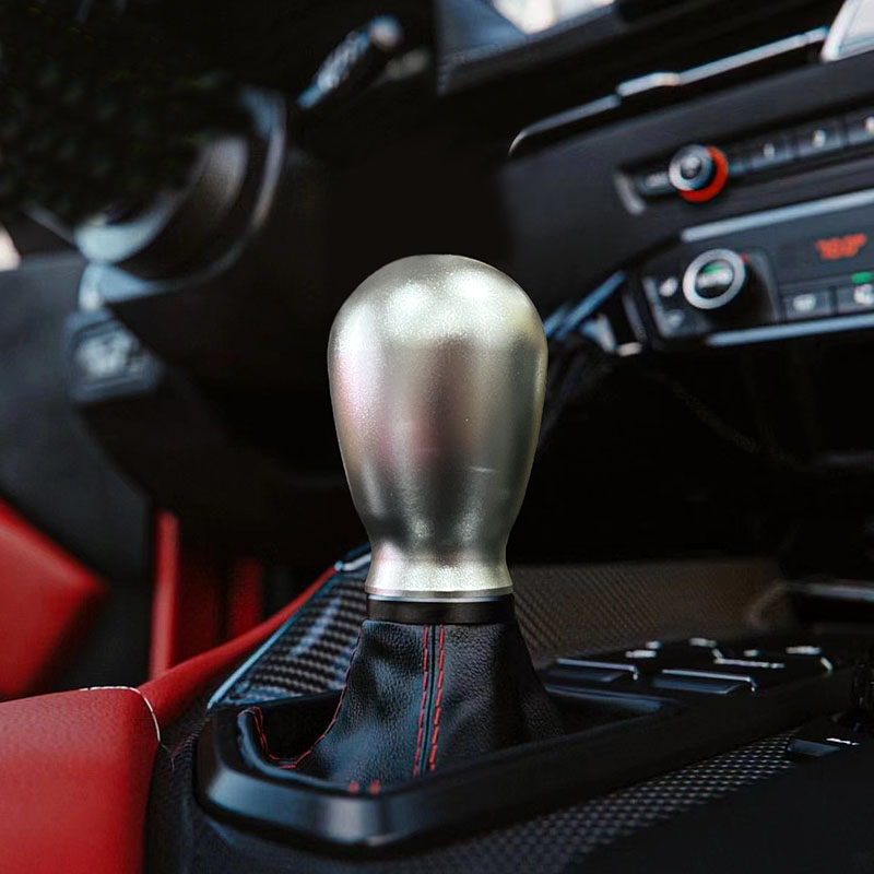 Teardrop-shaped shift knob